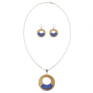 Thread and Wooden Necklace Set