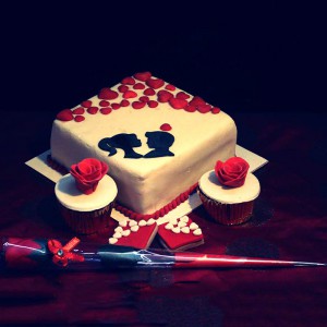 Square  Shaped Cake