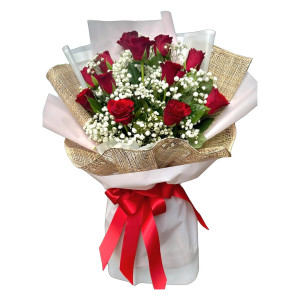 one-dozen-imported-red-roses