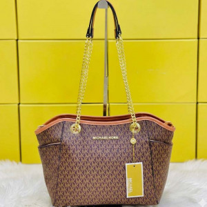 perfect-desire-leather-handbag