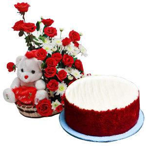 red-velvet-cake-with-splended-basket