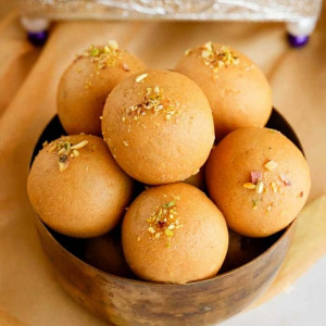 besan-laddoo