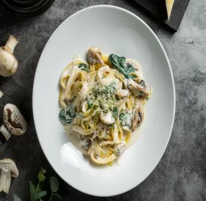 Spinach & Mushroom Alfredo Pasta
