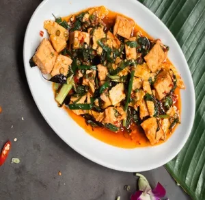 Fried Bean Curd with Basil Leaves