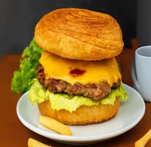 Croissant Burger