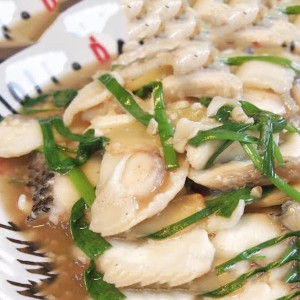 SLICED FISH WITH MUSHROOM & GINGER