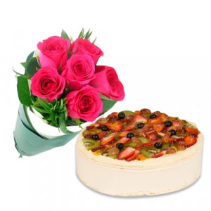 fruit-cake-with-pink-roses