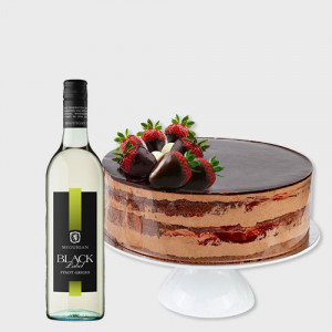 choco-strawberry-cake-with-wine