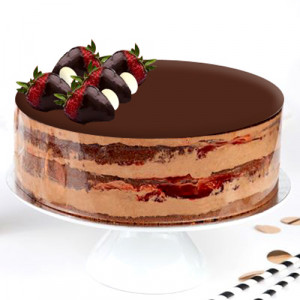 chocolate-strawberry-cake