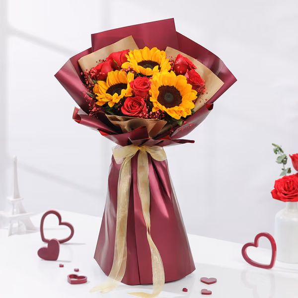 bright-sunflower-and-rose-bouquet