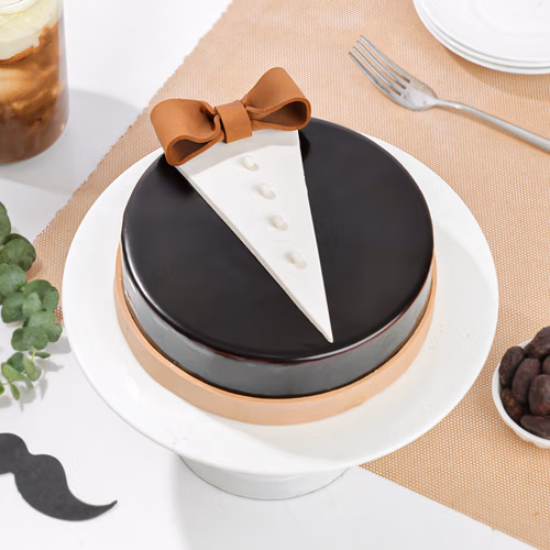 dapper-suit-chocolate-cake