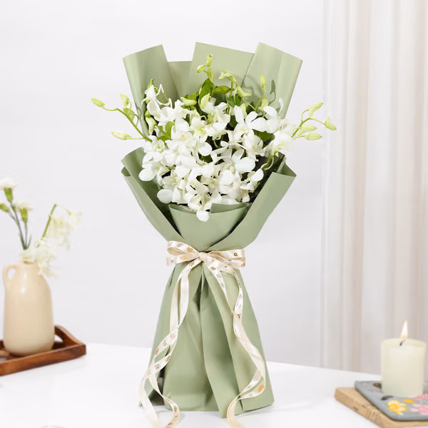 graceful-white-orchids-bouquet