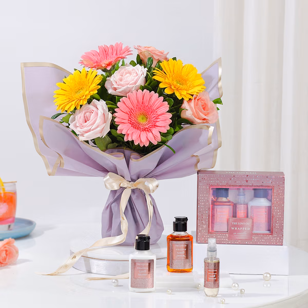 mixed-flower-bouquet-with-bath-body-combo