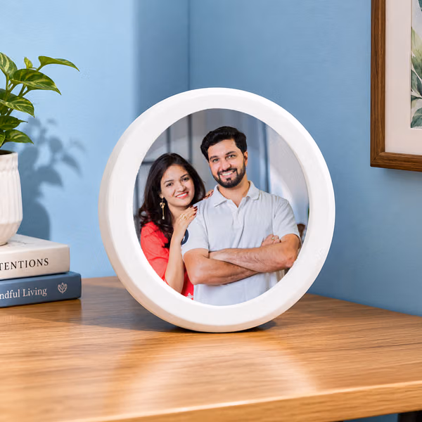 personalized-round-anniversary-photo-frame