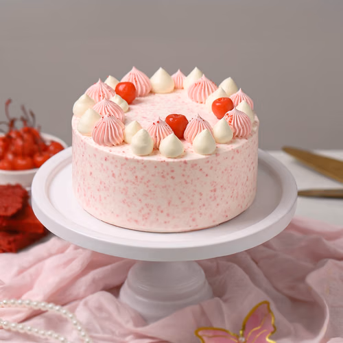 strawberry-vanilla-royale-cake
