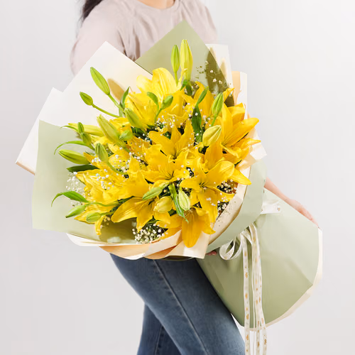 sunshine-glow-asiatic-lily-bouquet