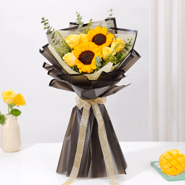 vibrant-sunflowers-yellow-roses-bouquet